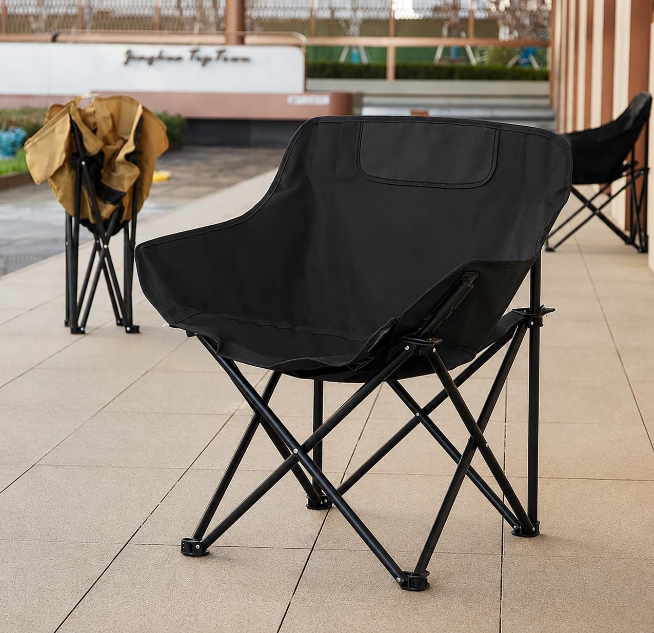 Heavy-Duty Portable Camp Chair (300 lbs Capacity) – Durable Oxford Fabric Folding Outdoor Armchair with Storage Bag for Camping & Tailgating